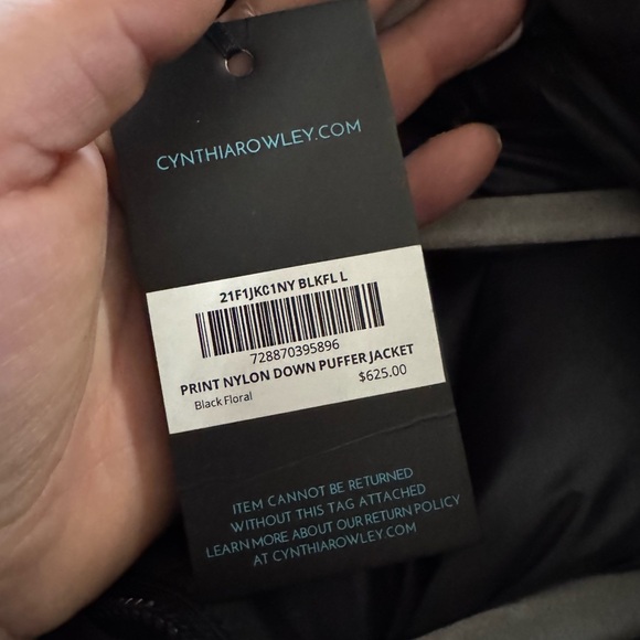625$ Cynthia Cosmic Puffer jacket - Picture 3 of 4